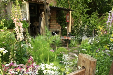 -2009 Courtyard. The Fenland Alchemist Garden (2).jpg