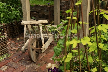 -2009 Courtyard. The Pilgrims Rest (36).jpg