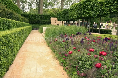 -2009 Show. The Laurent Perrier Garden (25).jpg